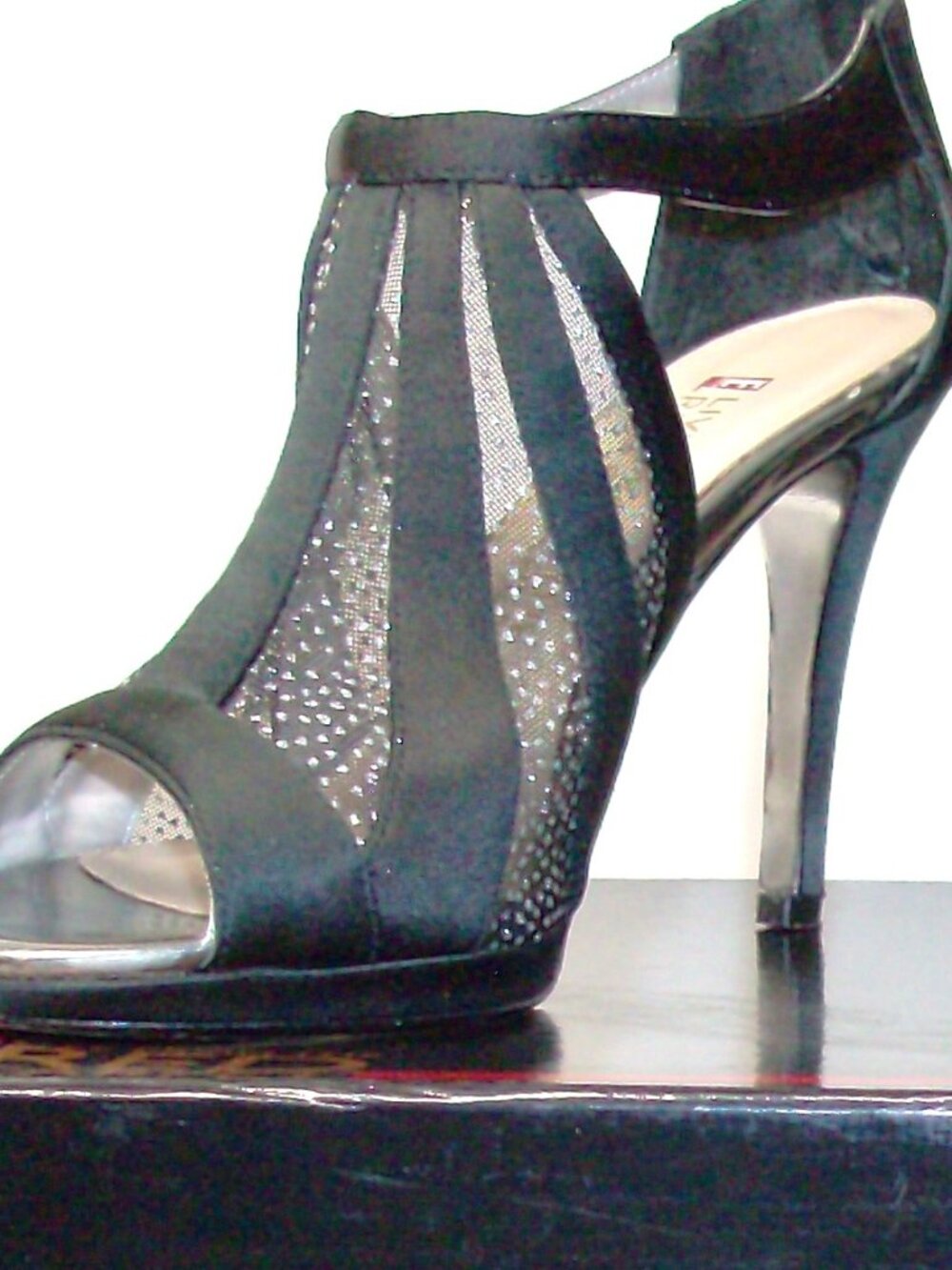 E! Live From the Red Carpet Black Satin Peep Toe Glitter mesh Stilettos 6 1/2M